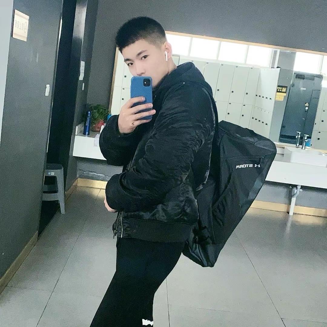 哥斯拉。