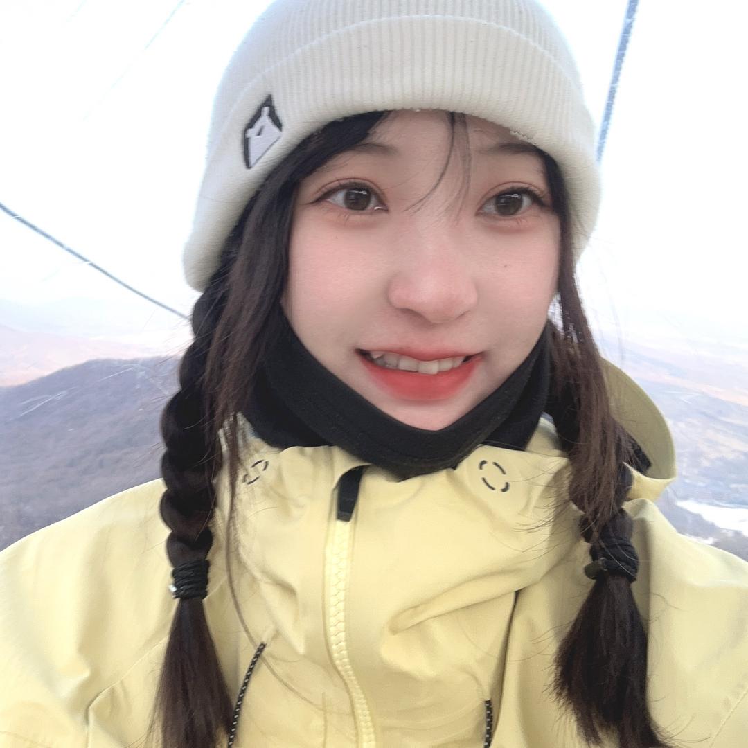 贝贝🏂深圳华发滑雪教练