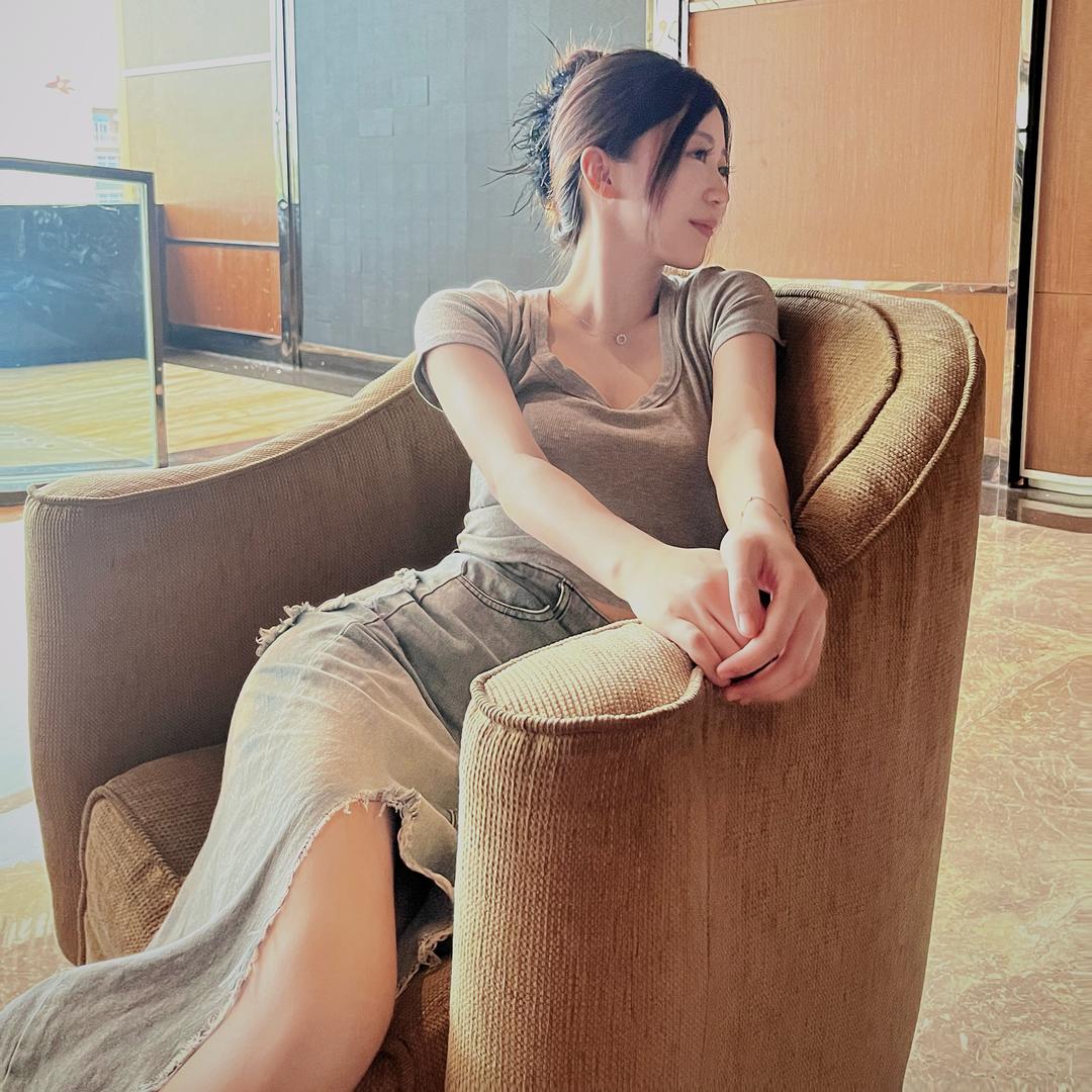 小D