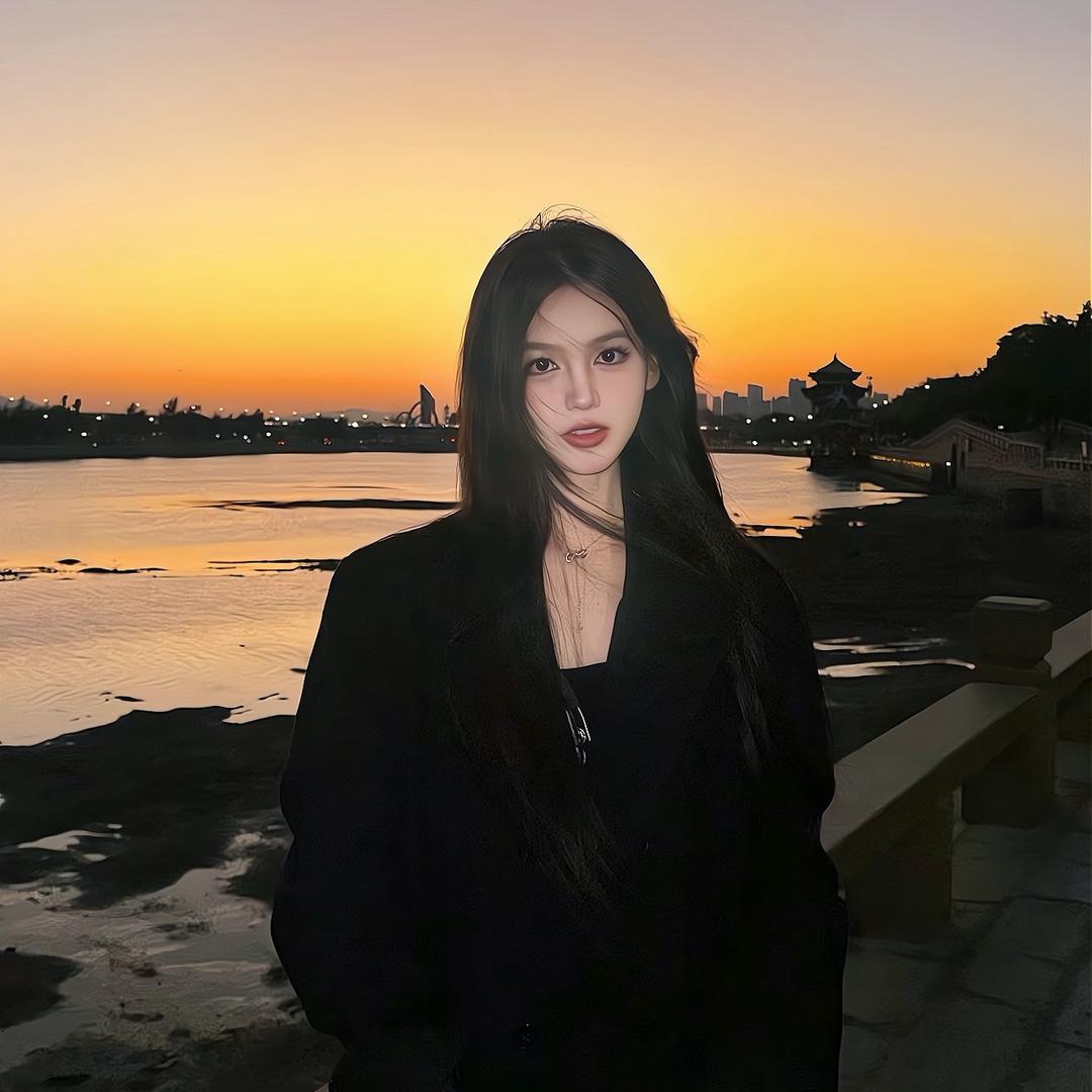 洛芷.