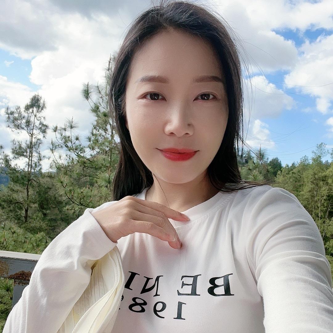 荷藕莲 没人疼