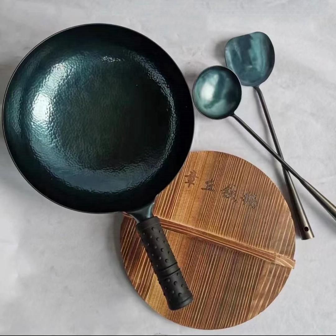 蓝鲸章丘手工铁锅