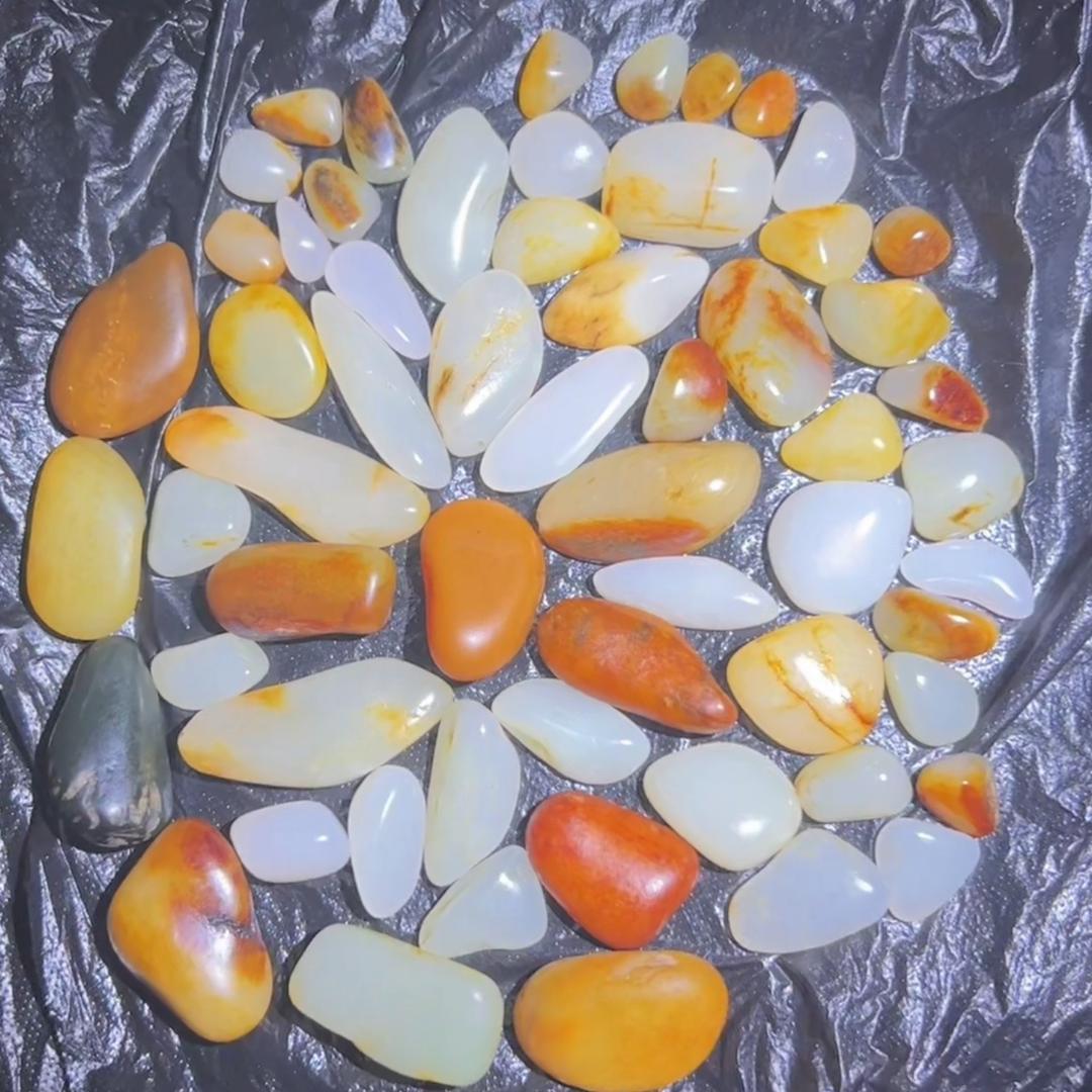 我要卖和田玉。