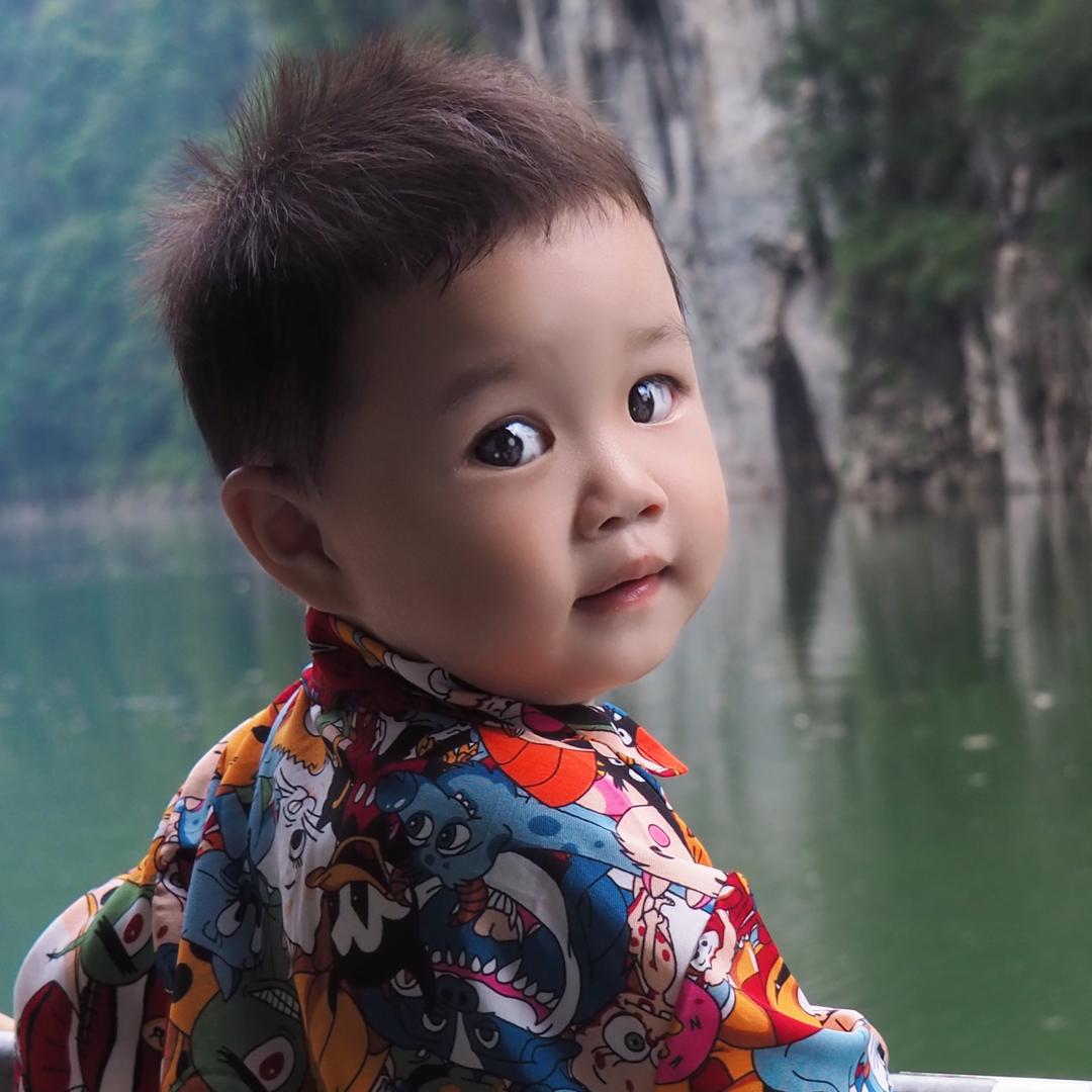 卓霖霖