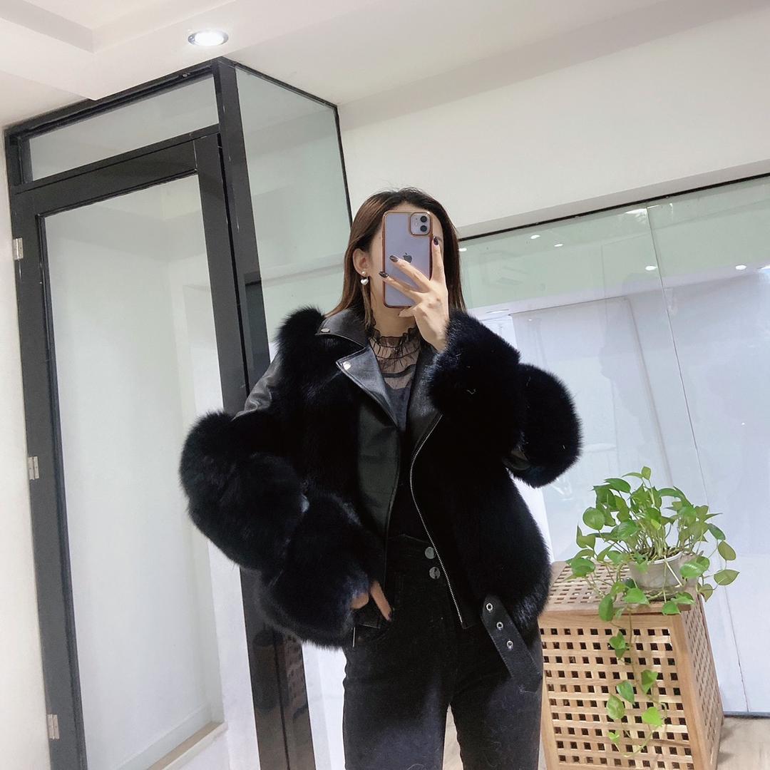 美多服饰直播间