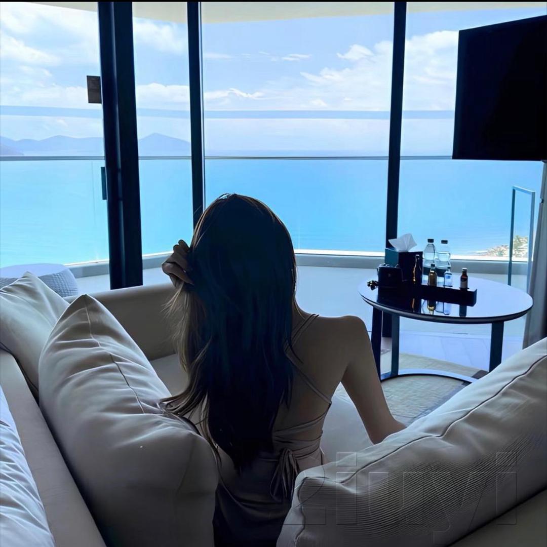 美女的烦恼.