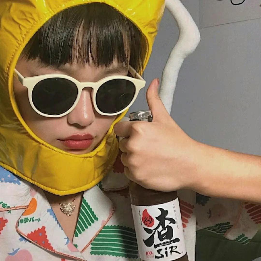 美少吕追剧