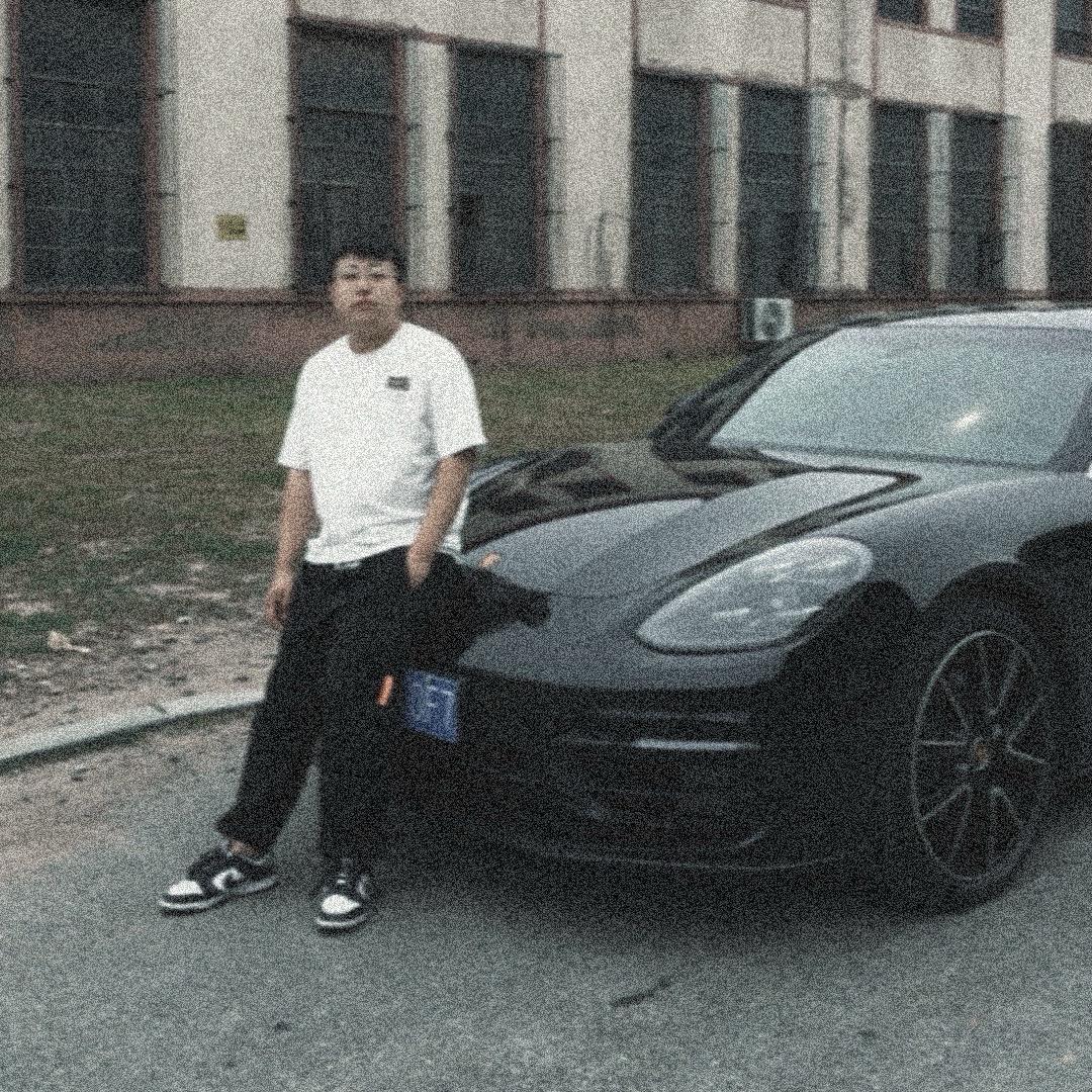 陈嘉杭.