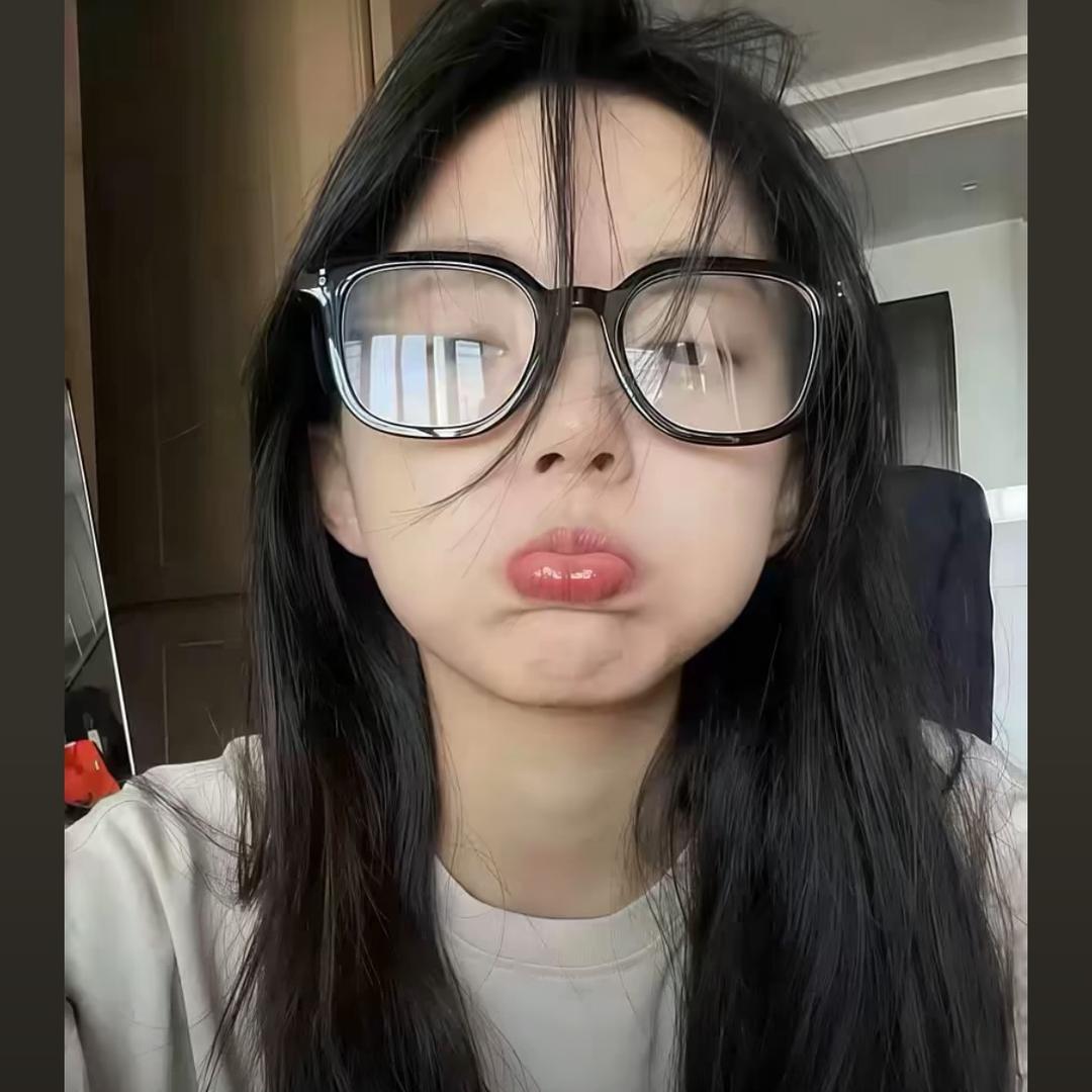 一只喵• /•᷅•᷄\୭