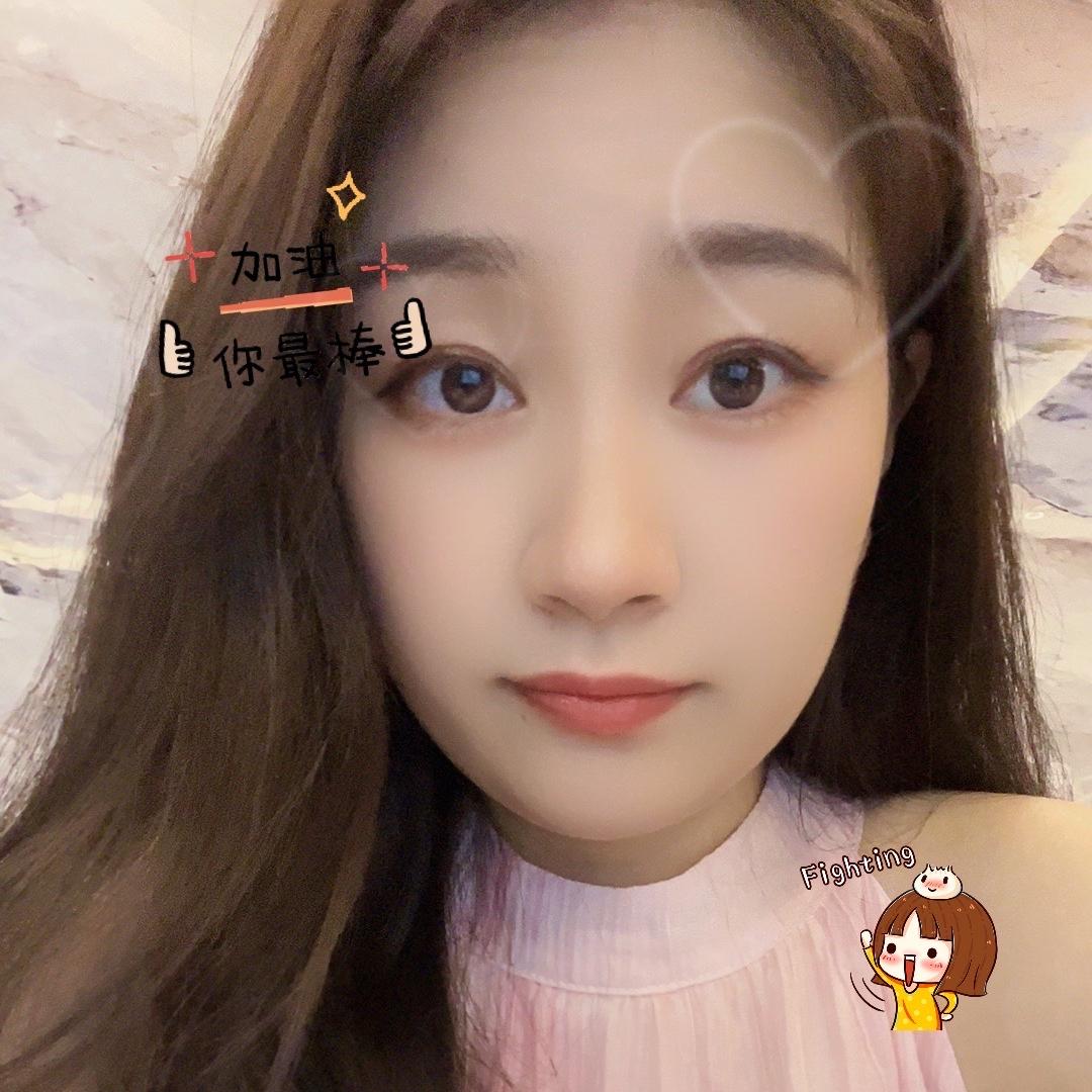 秋丹妮彩服饰