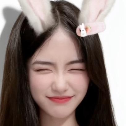 ≽^•༚•🎀≼ฅ