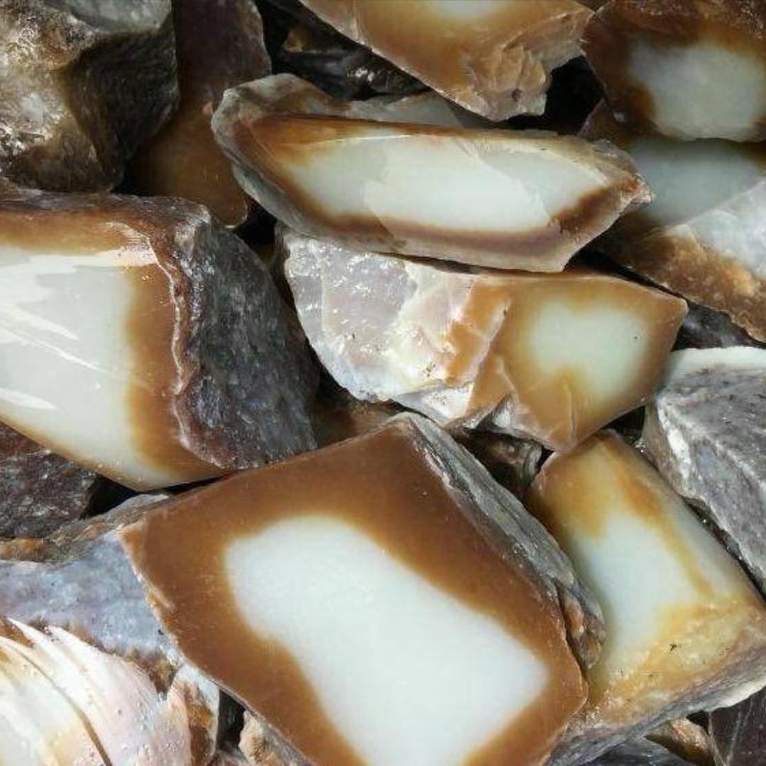 帅哥且末玉