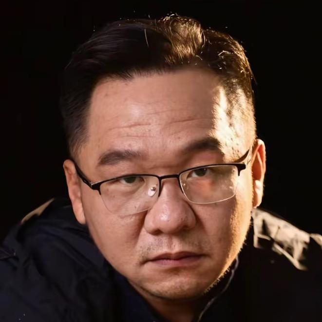 大漠叔小跟班