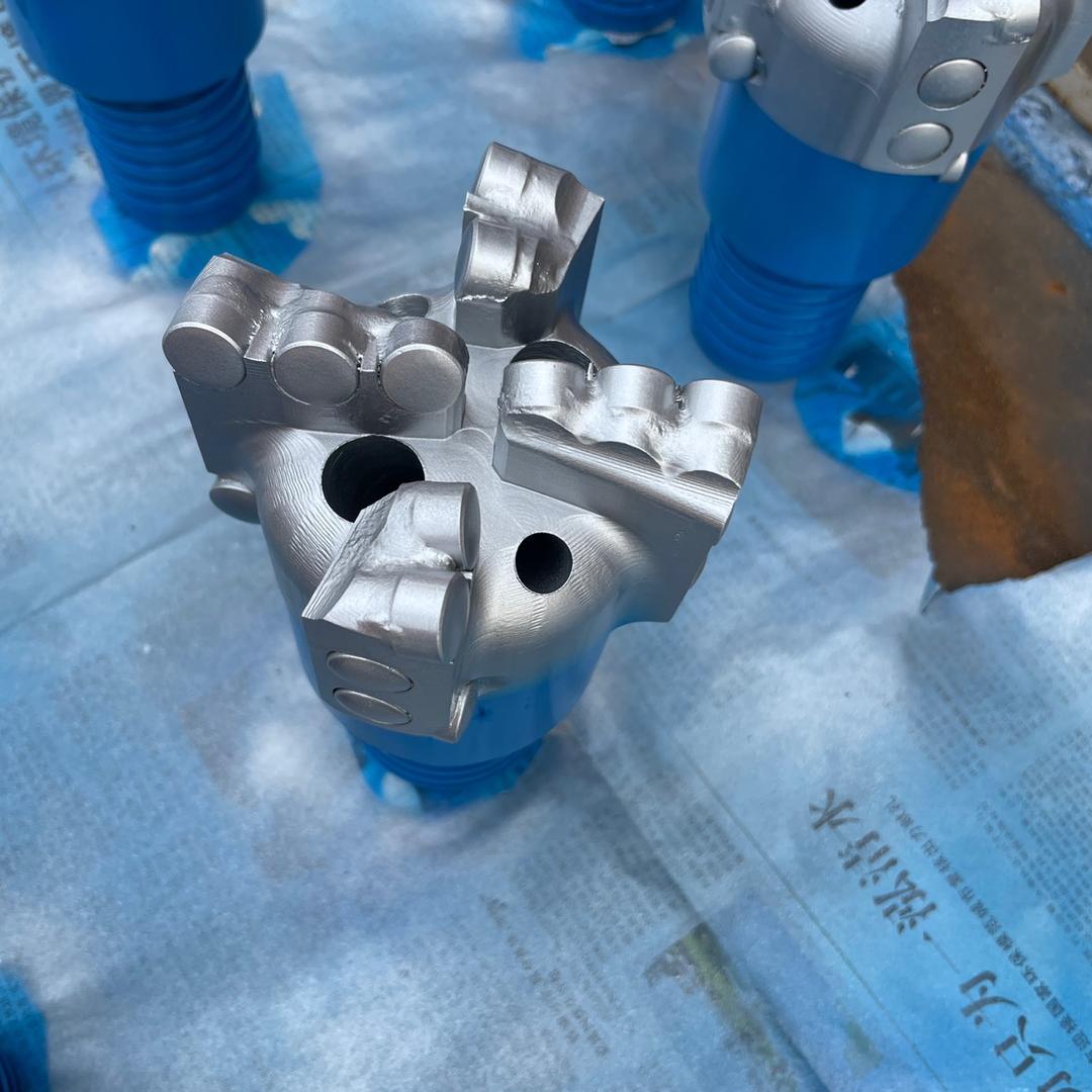 迎风奔跑的老男人（晶锐）