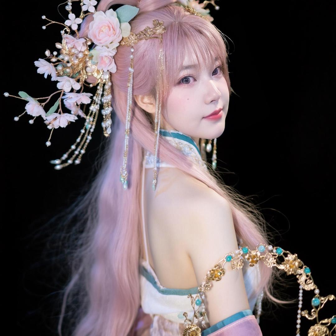 王阿宝牛骨火锅八面通店（老板娘）