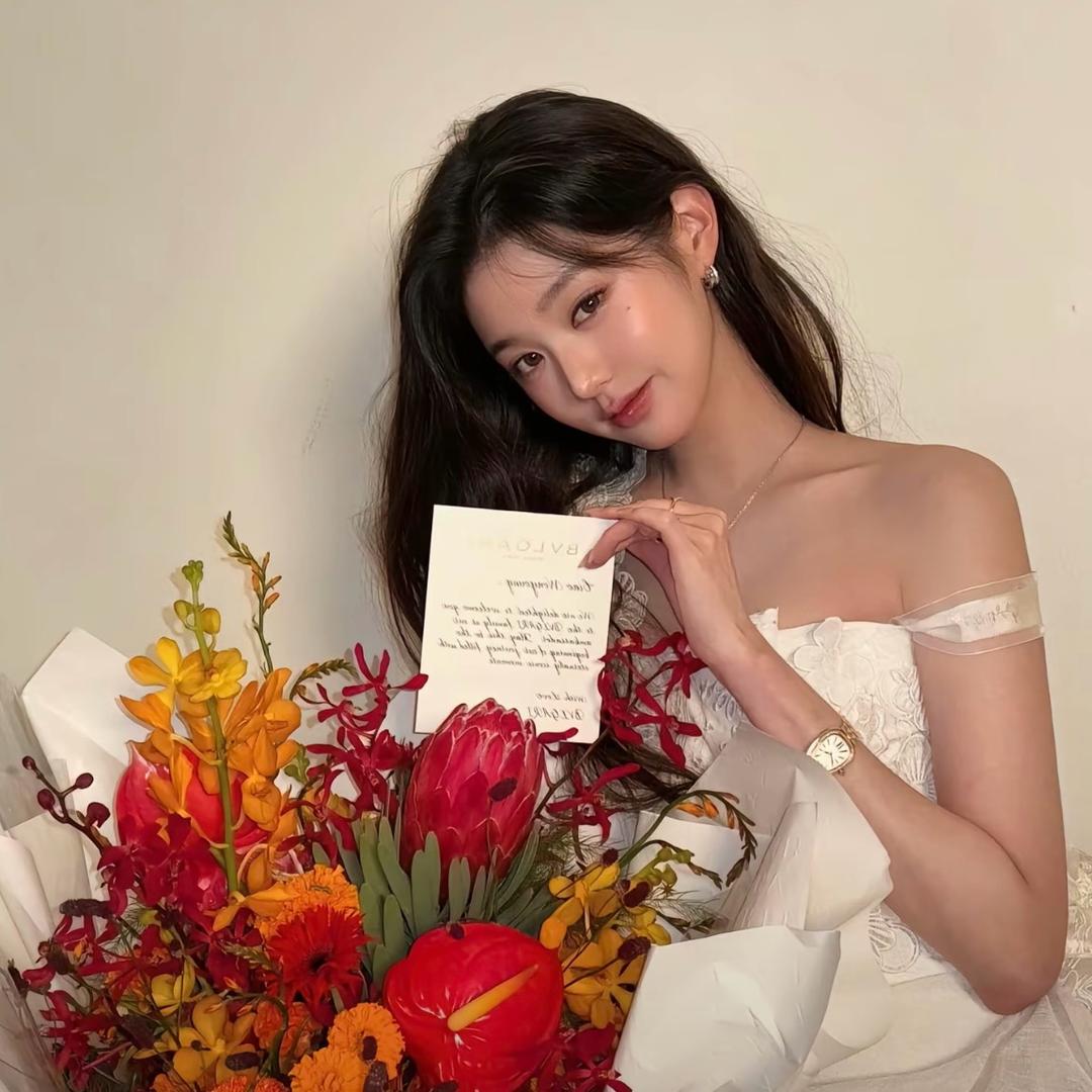 人见人爱任女士