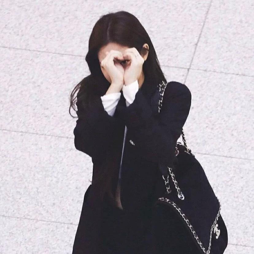 妮.