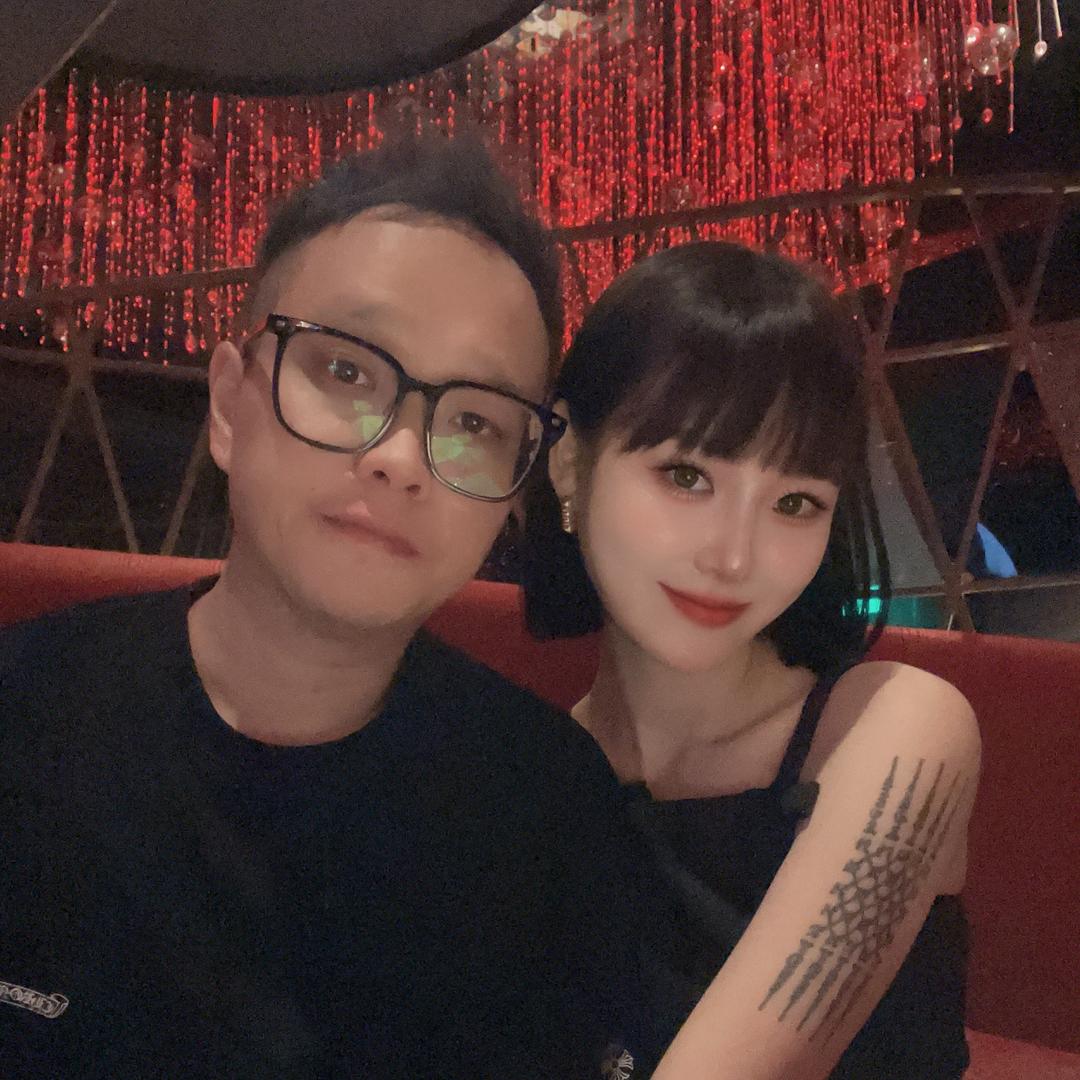 郑六六女装