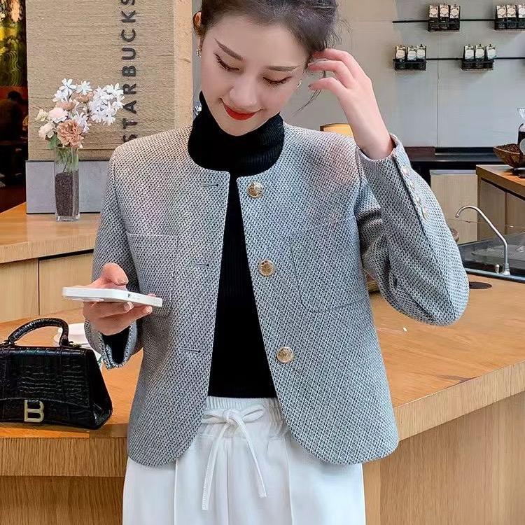 倾诗意服装店