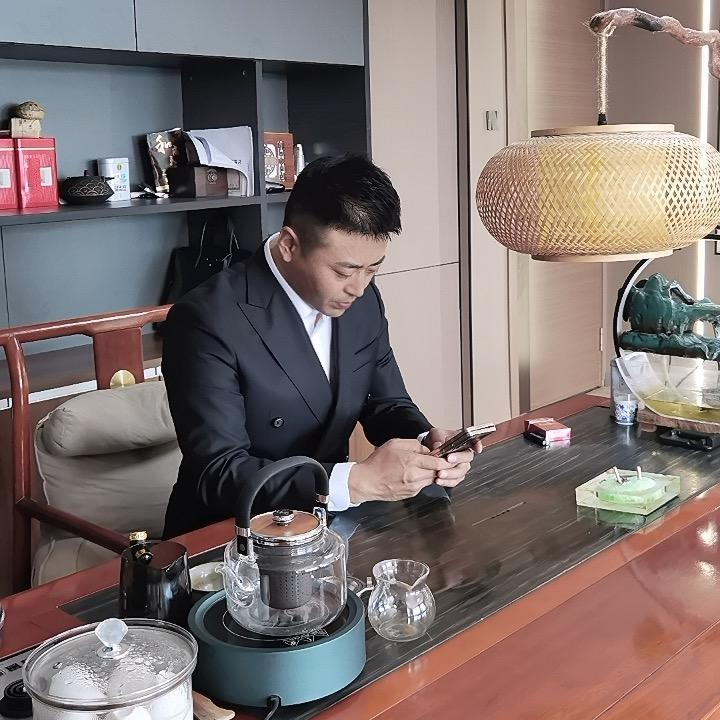 《刘东辉》