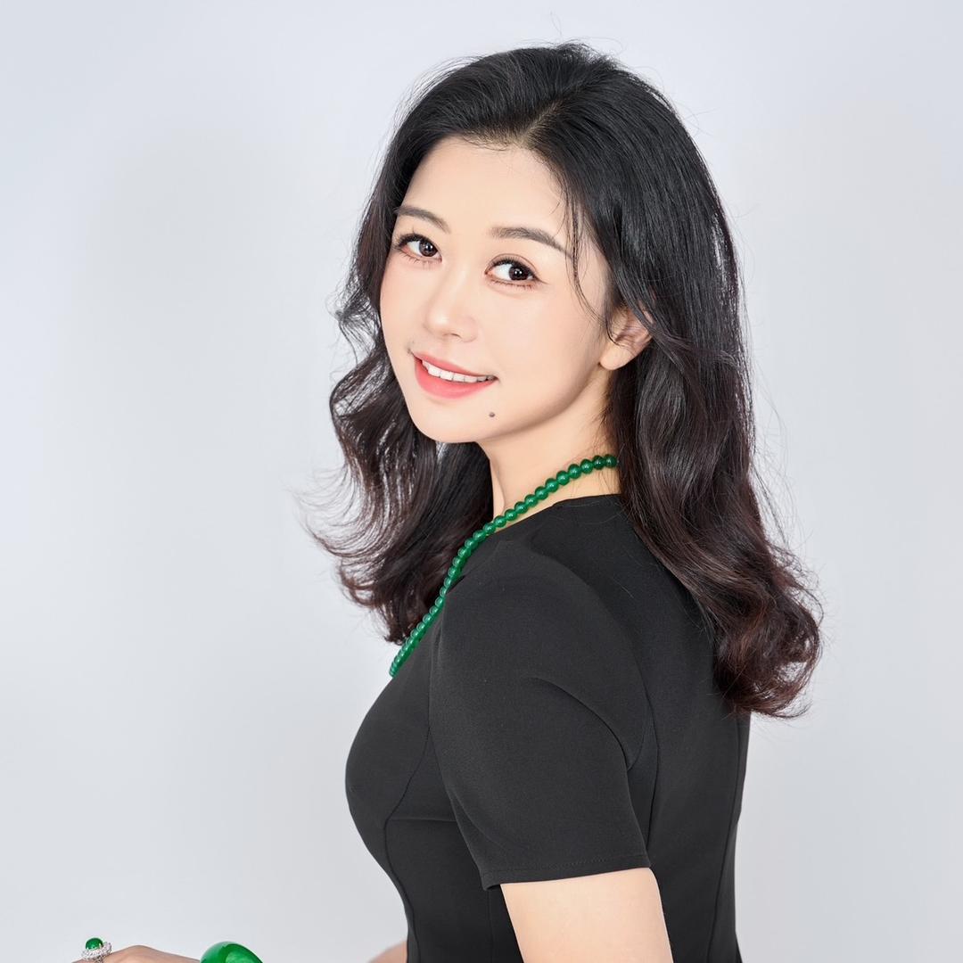 聪丽翡翠陪逛