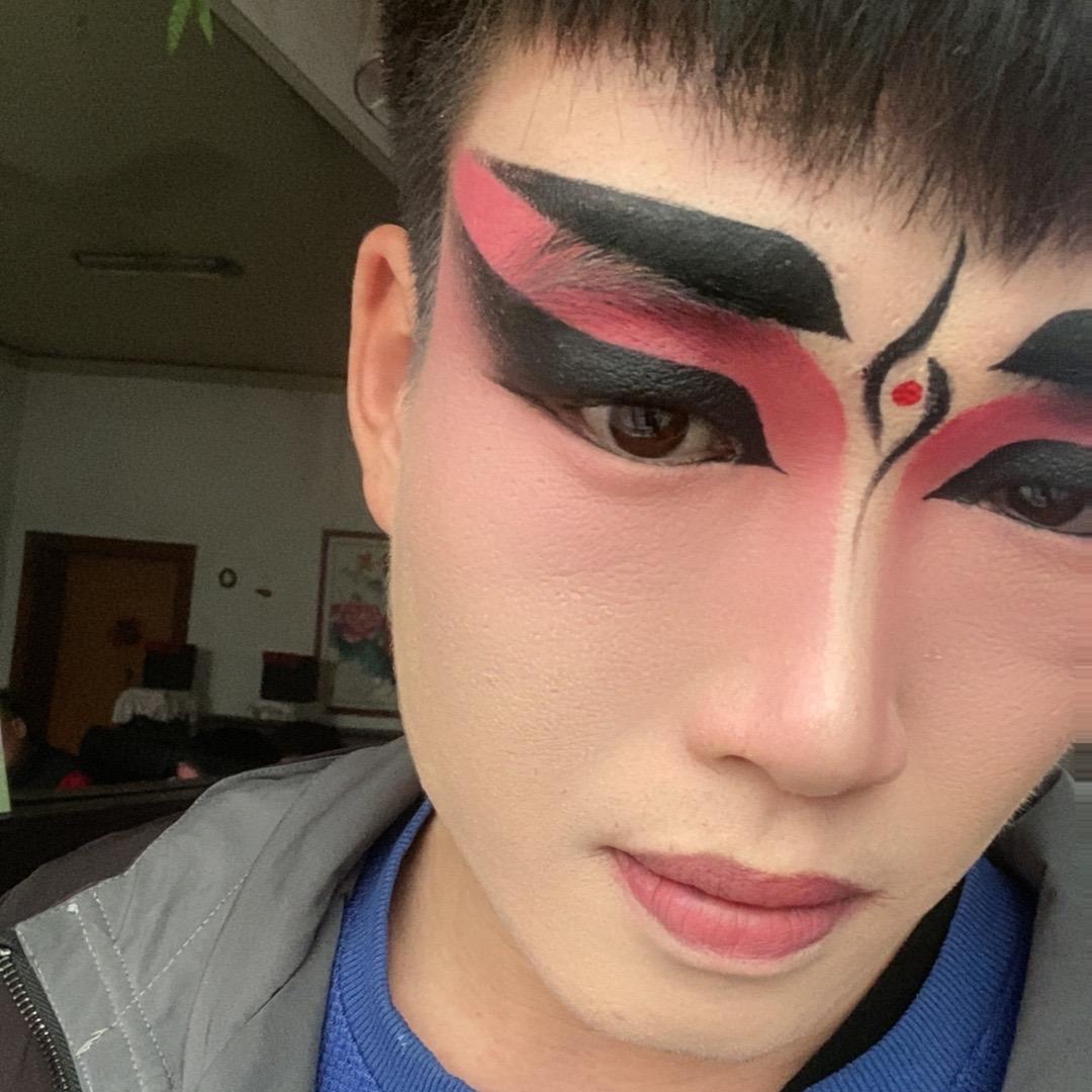高跷🔥小杨