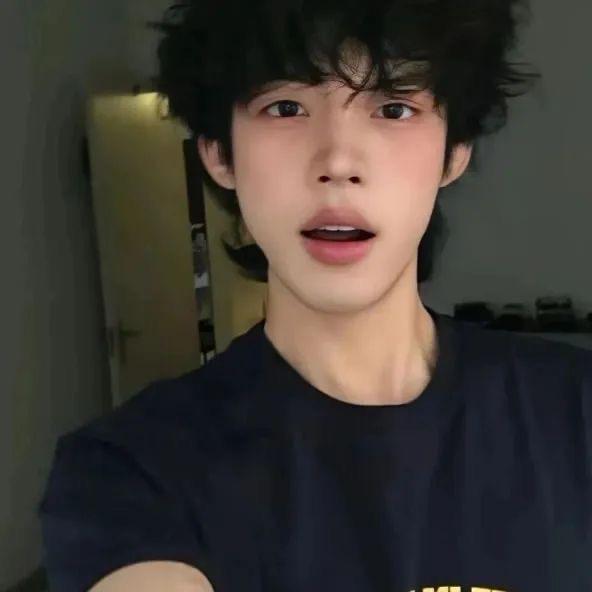 小耀.