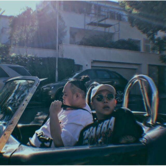 烁