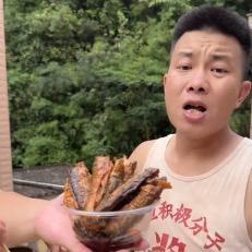 强子下饭香辣手撕鱼