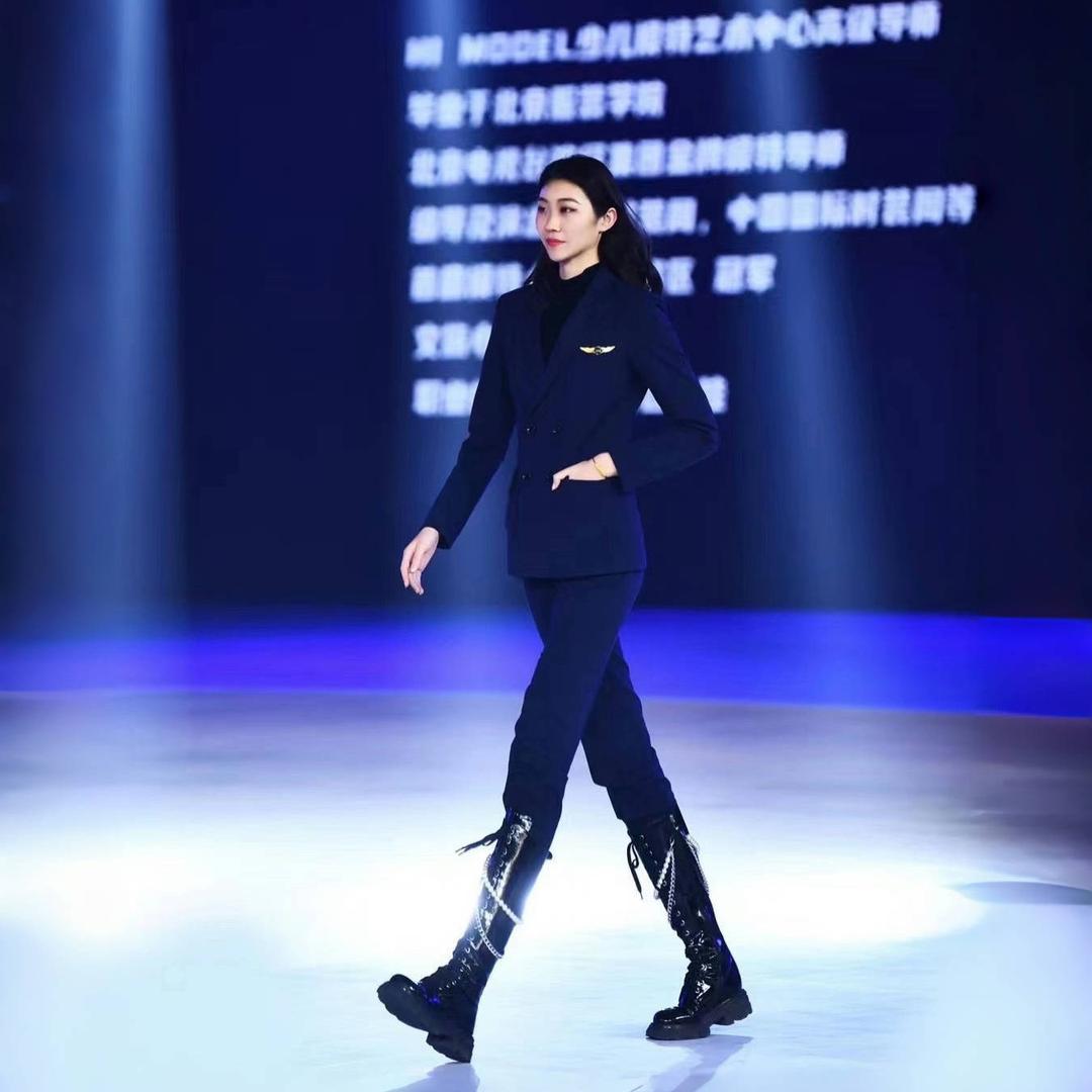 Hi Model 范范