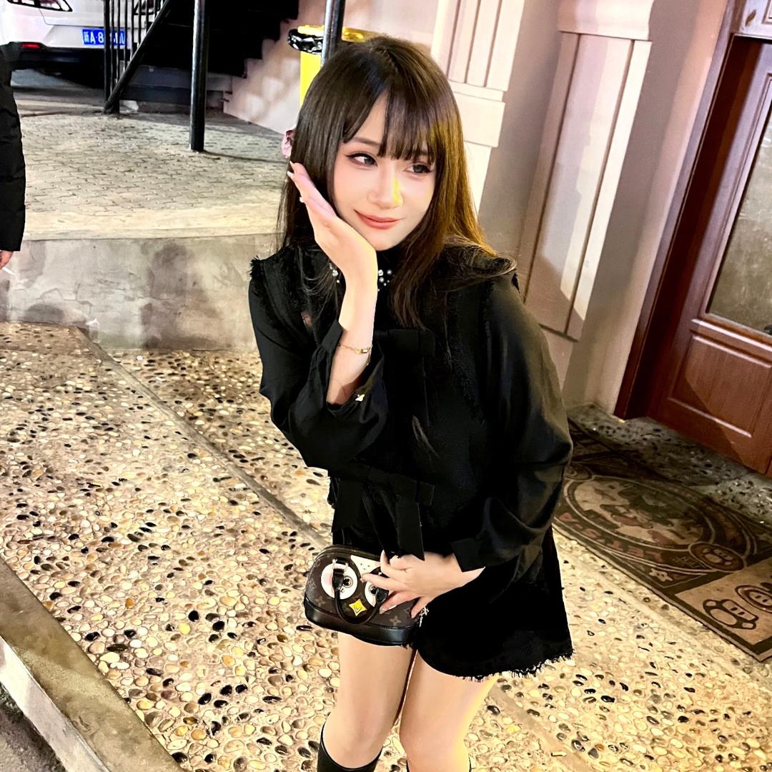 爱喝椰奶的小王