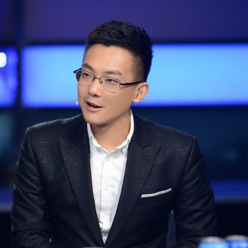 解说员李家成