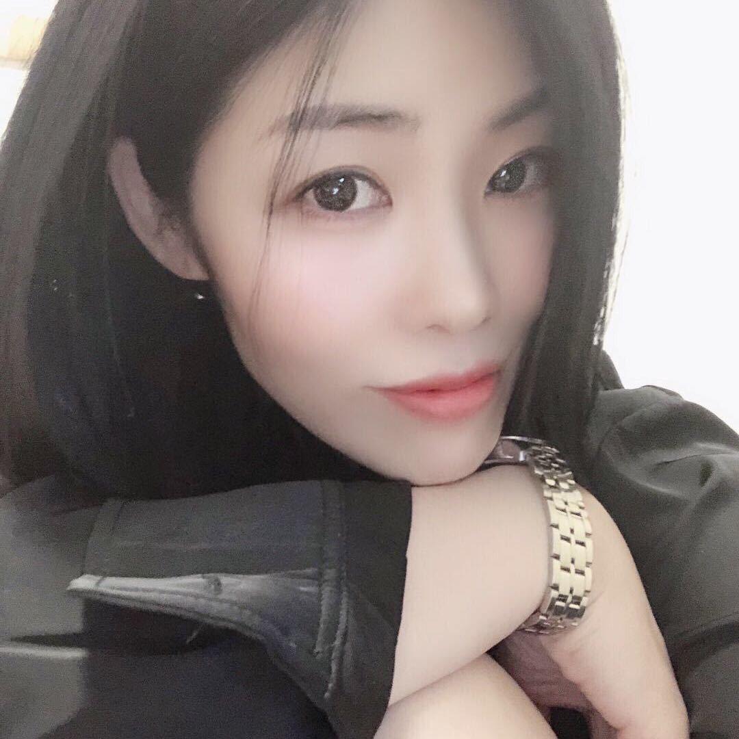 郑州银基衣服姑娘