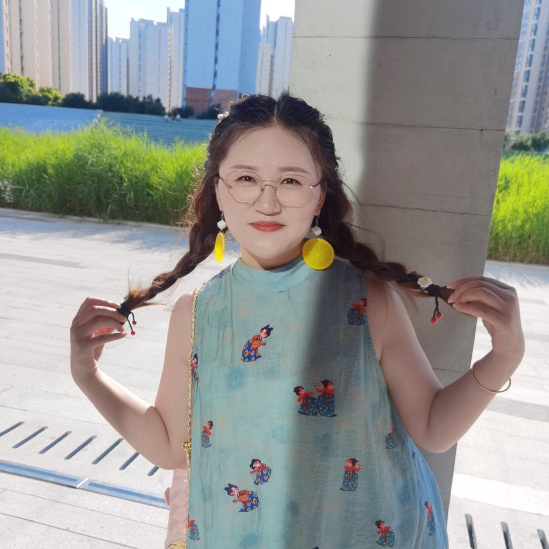 爱文艺范儿的小妹