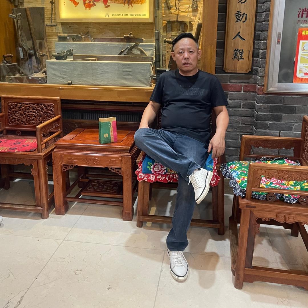明月何时有，