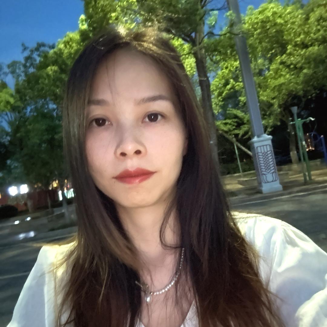 黎小姐：嗨！