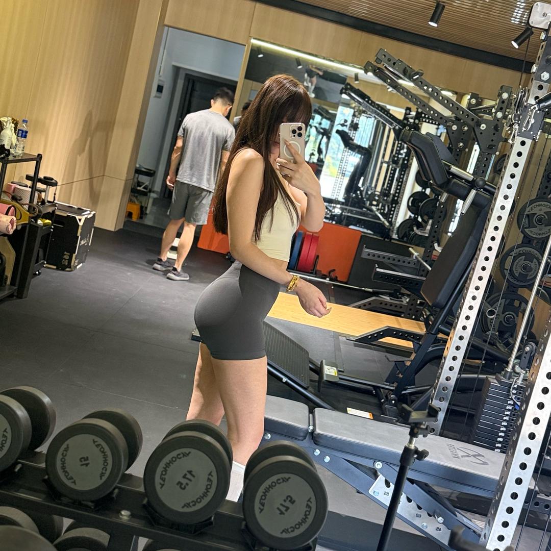 Lu.