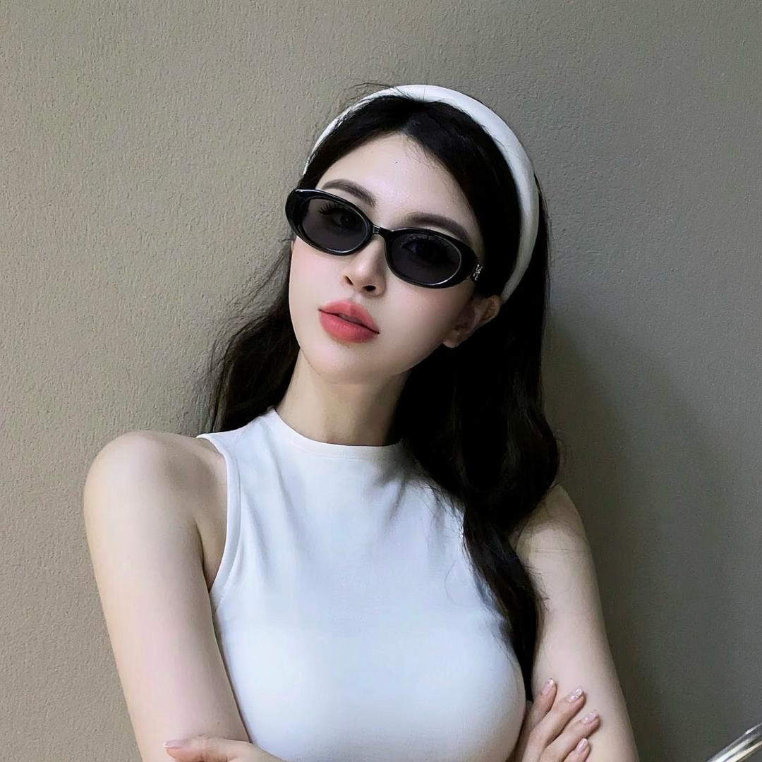 月儿^