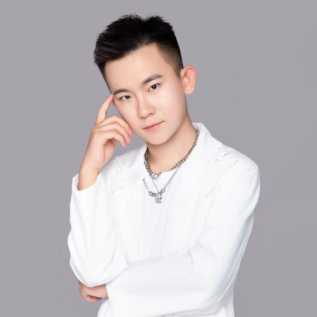 晋城领航发型修容减龄发型专家  世浩