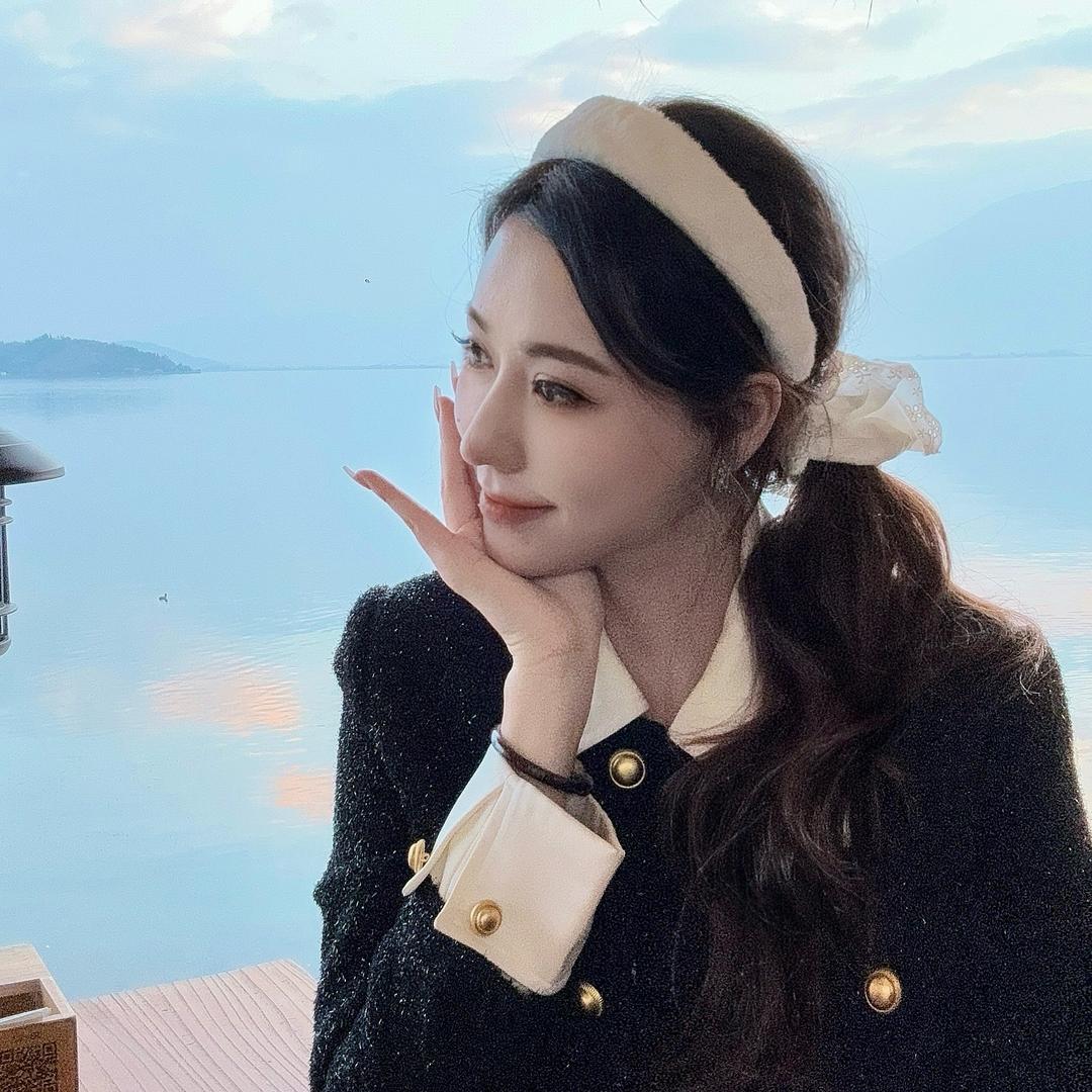 依依