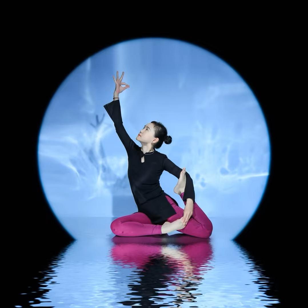 普宁伊梵阳光瑜伽舞蹈雨晴老师