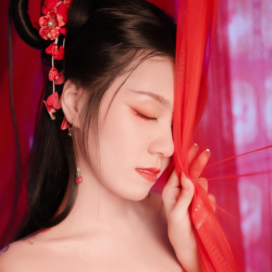 吟吟（福州摆摊妹）