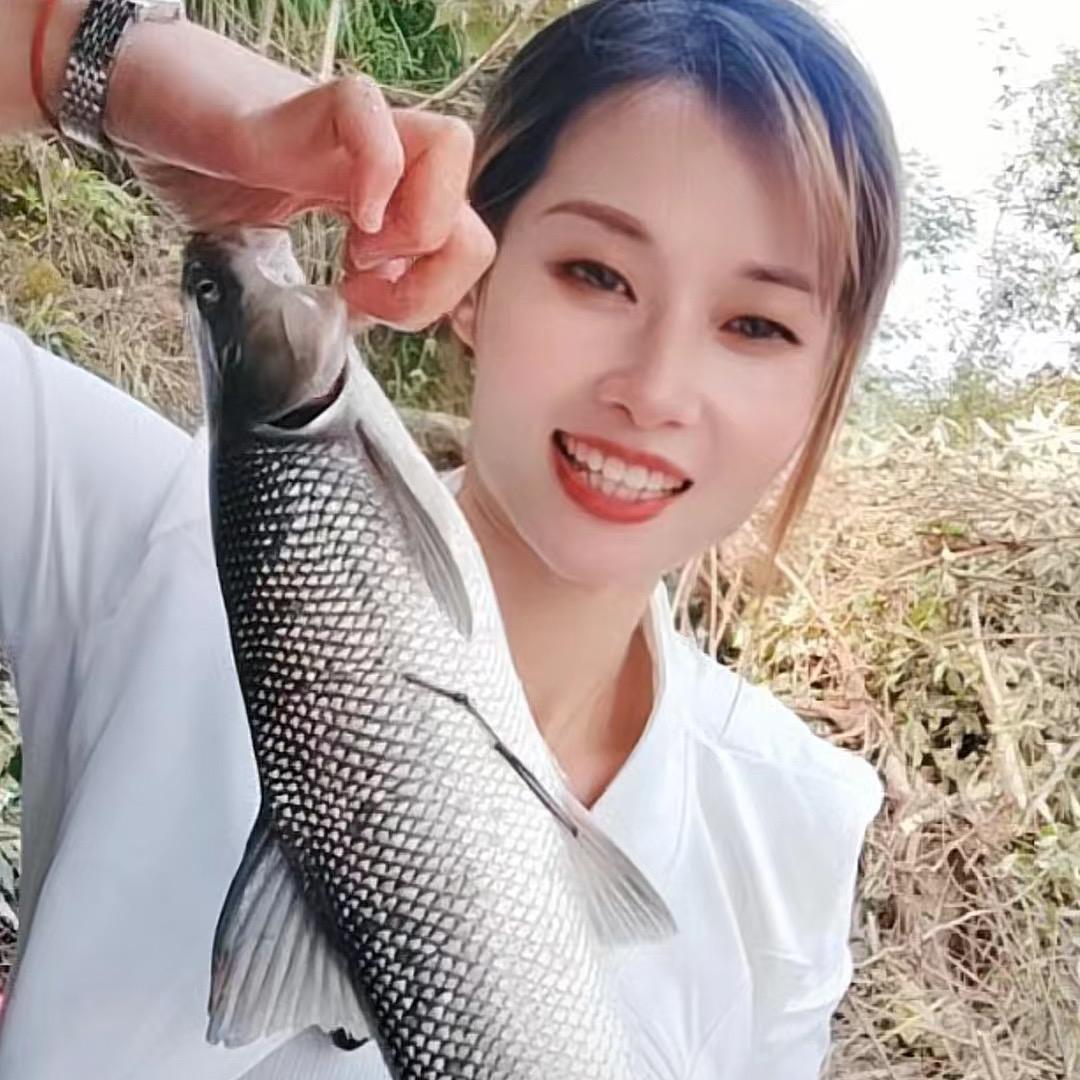 糖果爱钓鱼