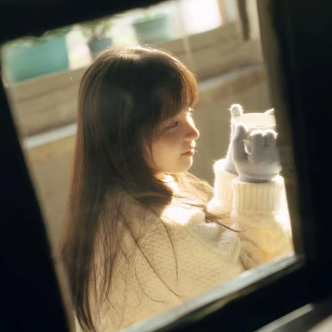 𝙊𝙣𝙡𝙮 𝙤𝙣𝙚 .Q