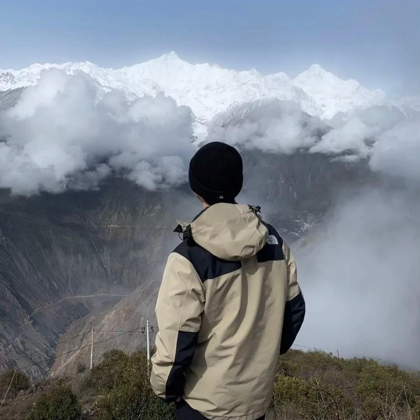 风吹草低屁屁凉