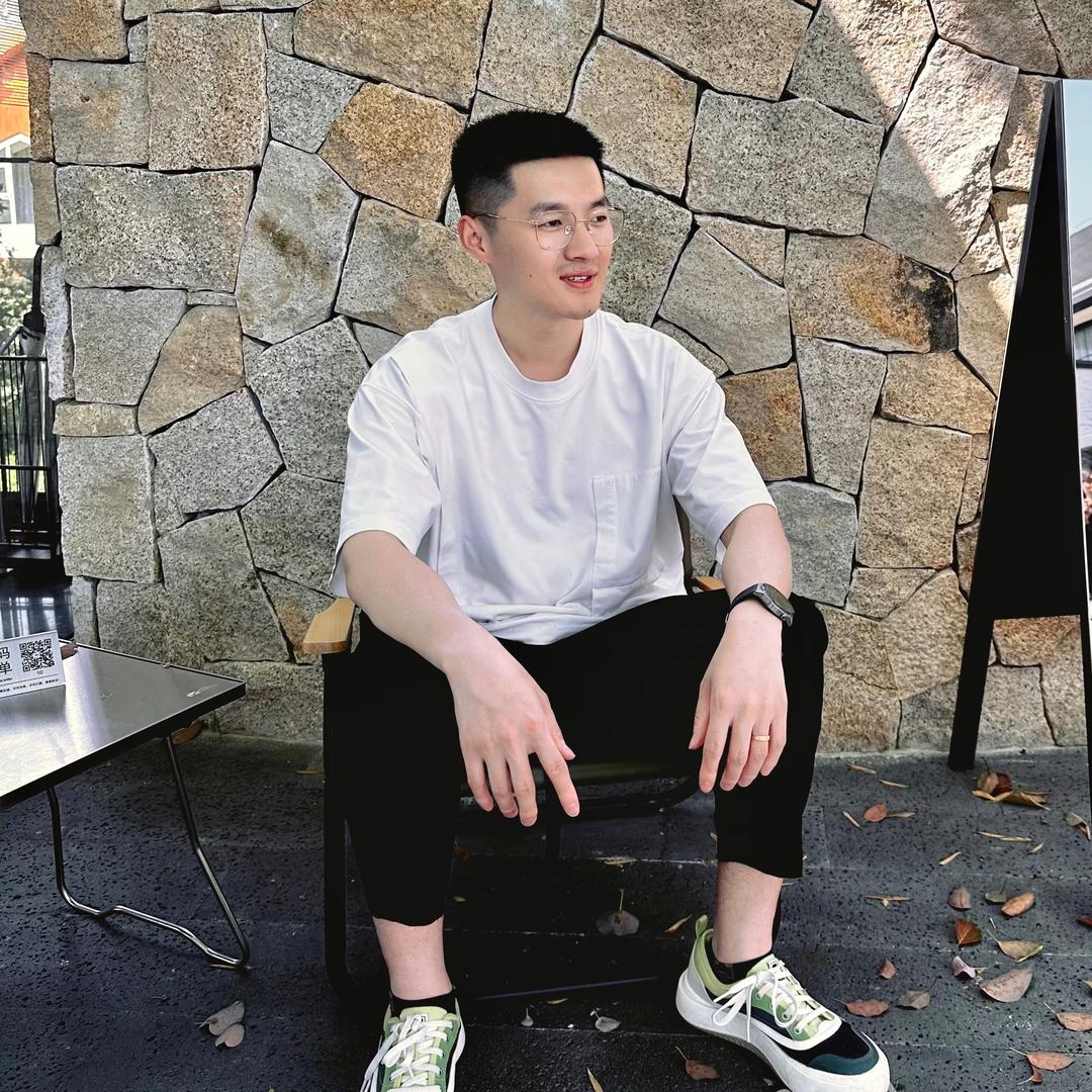 玖零后设计师严宇