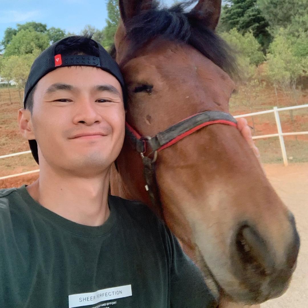 阿喱骑马马