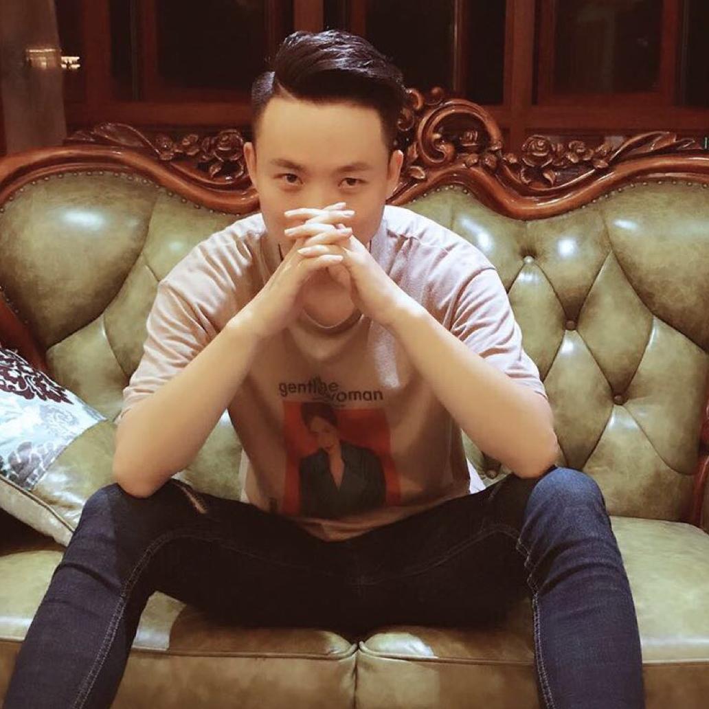 鄱阳8090婚纱摄影总监阿泽