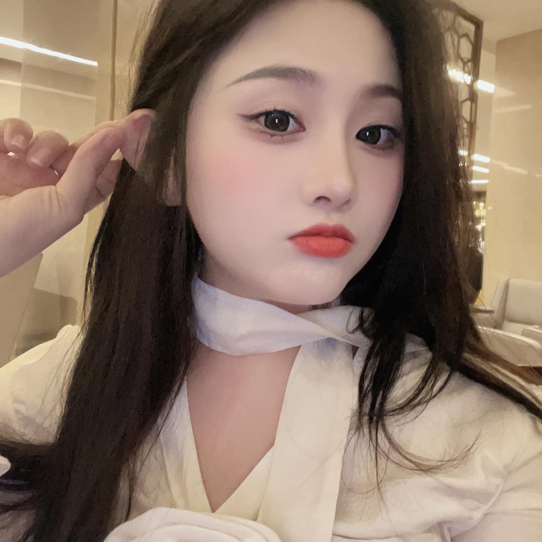 连告别都要双手插兜的女人。