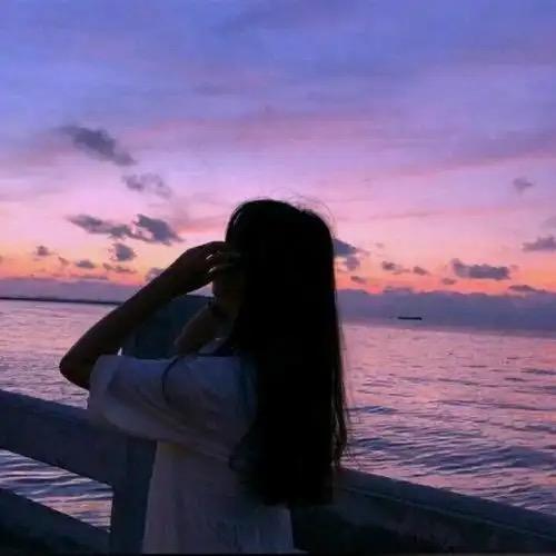 浅蓝色的海风